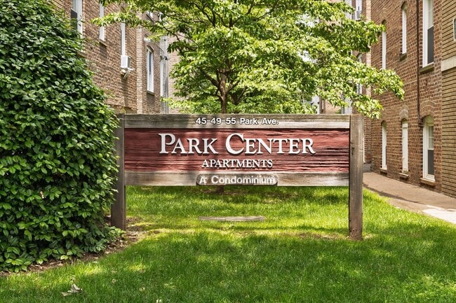 Building Photo - Bright 2BR Condo in Bloomfield – Prime Loc...