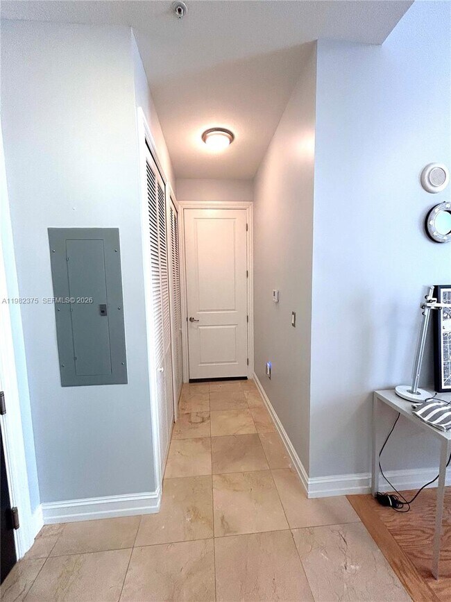 Building Photo - 1805 Ponce de Leon Blvd