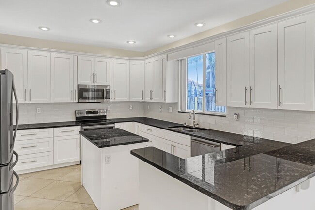 Building Photo - 8982 Indian River Run S