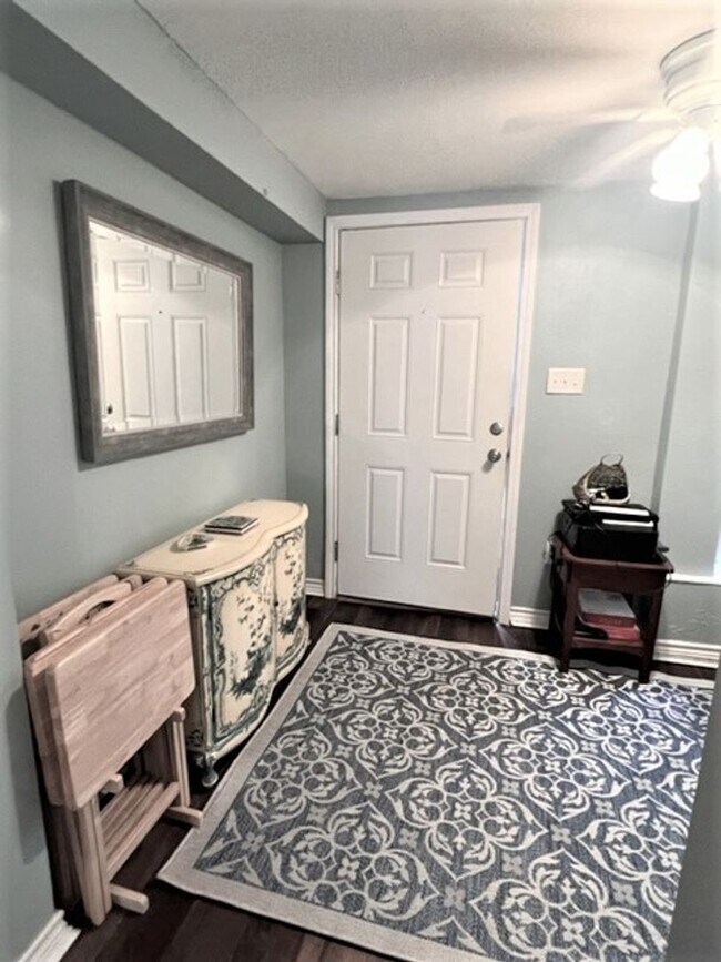 Building Photo - 1012 20th St