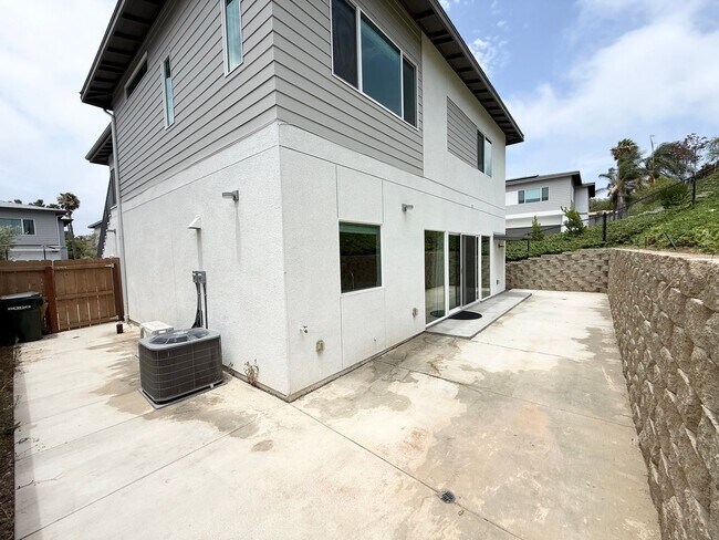 Building Photo - 2201-2217 Bonita Ct