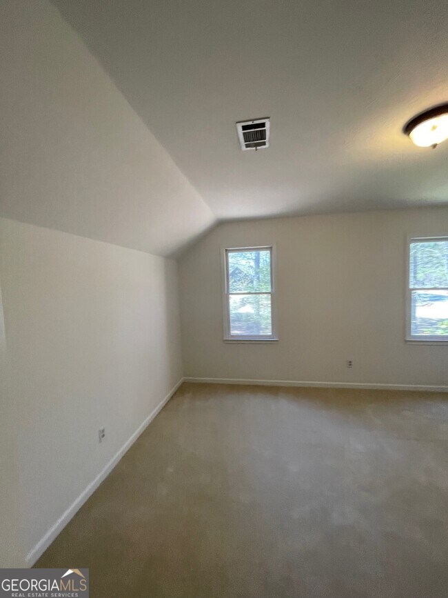 Building Photo - 121 Chipley Creek Dr