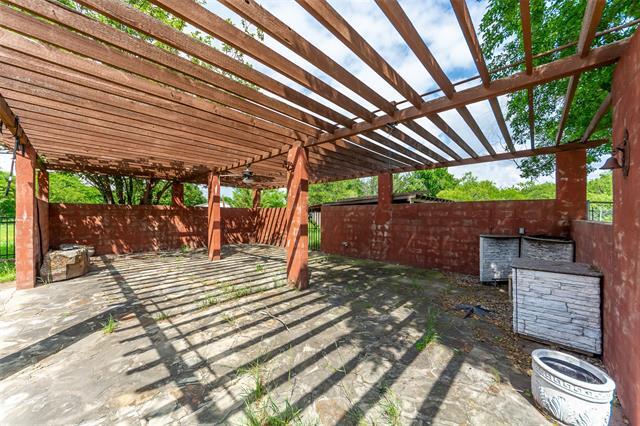 Building Photo - 5826 Pleasant Valley Rd