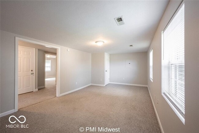 Building Photo - 395 E Main St