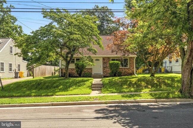 Primary Photo - 211 Kuethe Rd