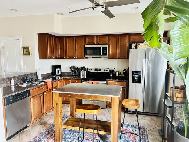 kitchen with big island - 1332 Talbert Ct SE