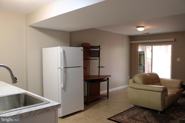 Building Photo - 14186 Hunters Run Way