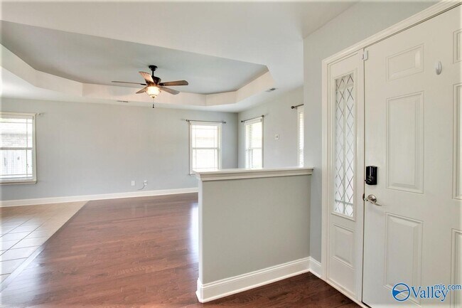 Building Photo - 24603 Rolling Vista Dr