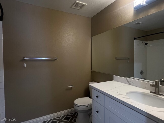 Building Photo - 1000 Venetian Hills Ln