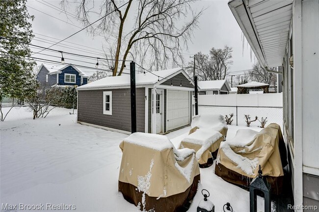 Building Photo - 1460 Cole St