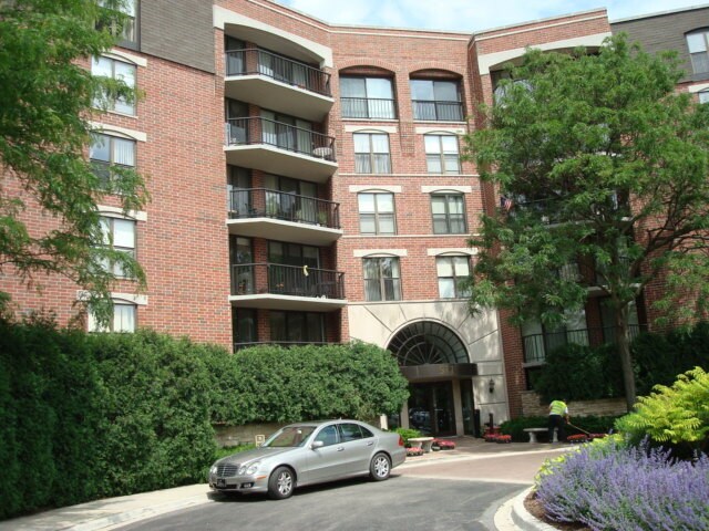 Building Photo - 511 Aurora Ave