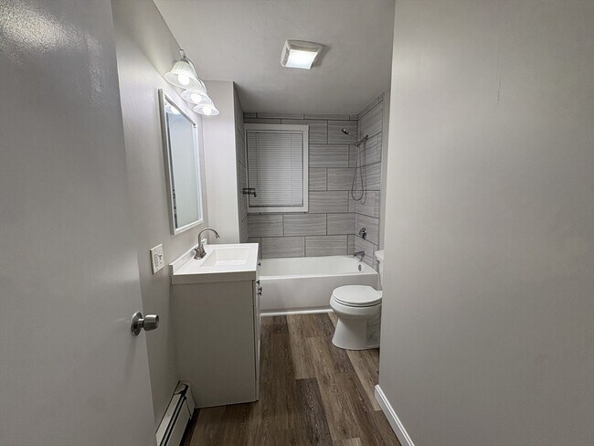 Building Photo - 171 Pleasant St