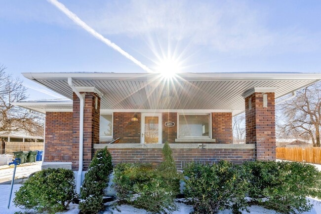 Building Photo - Charming 3 Bedroom Bungalow in West Valley