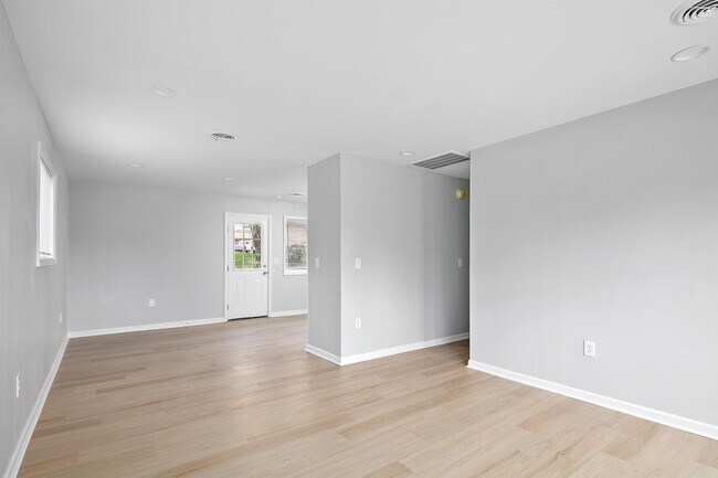 Building Photo - 2021 St Christopher Dr