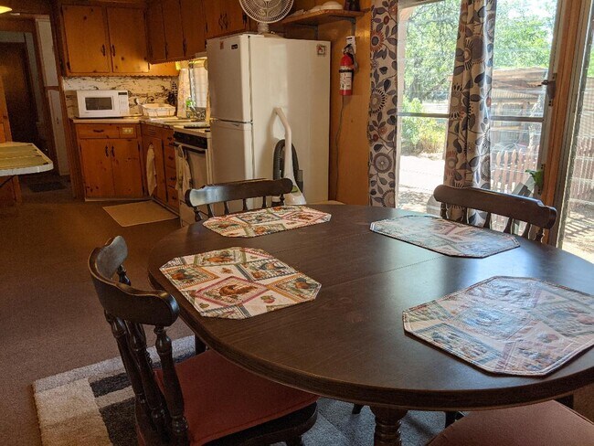 Eat in kitchen - 1306 N Woodland Dr