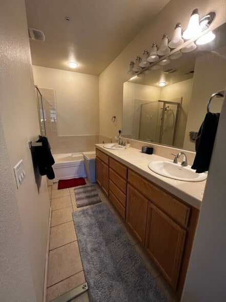 Building Photo - 3765 Finnian Way