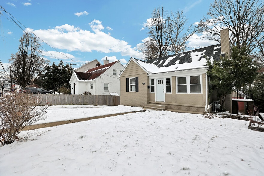 Building Photo - 608 N Abingdon St