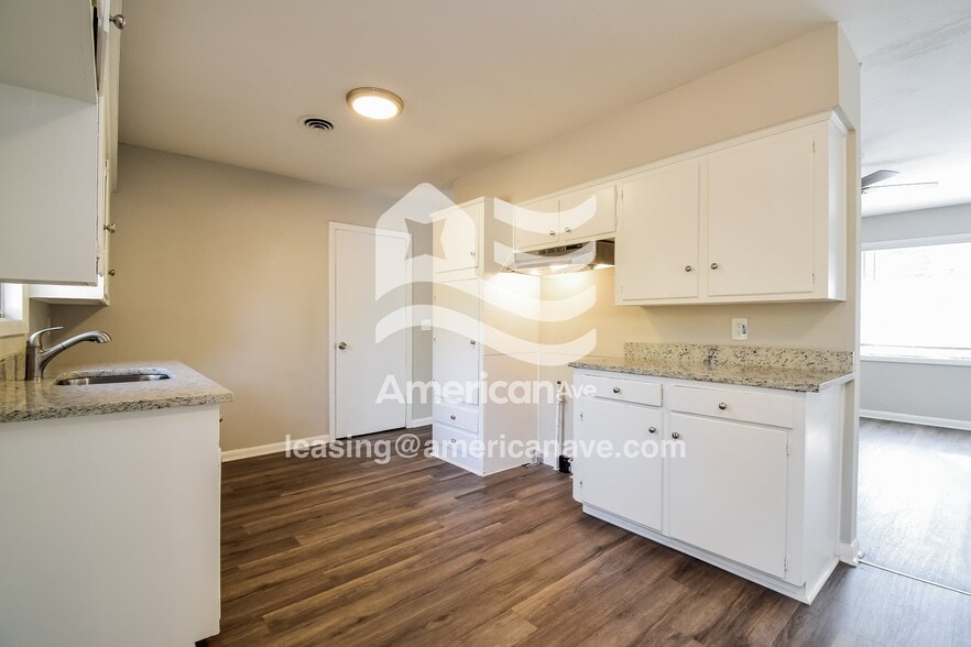 Building Photo - 4409 Forrest Rd