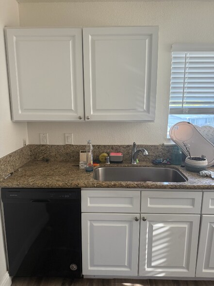 Building Photo - 4807 El Camino Ave