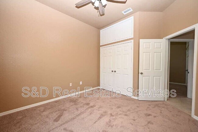 Building Photo - 2618 High Ridge Dr