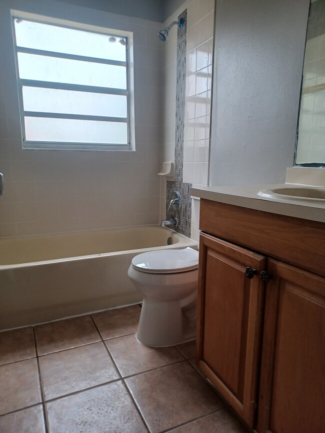 Guest bathroom - 1156 Woodman Way