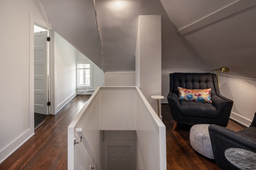 Building Photo - 1382 Burdette Ave