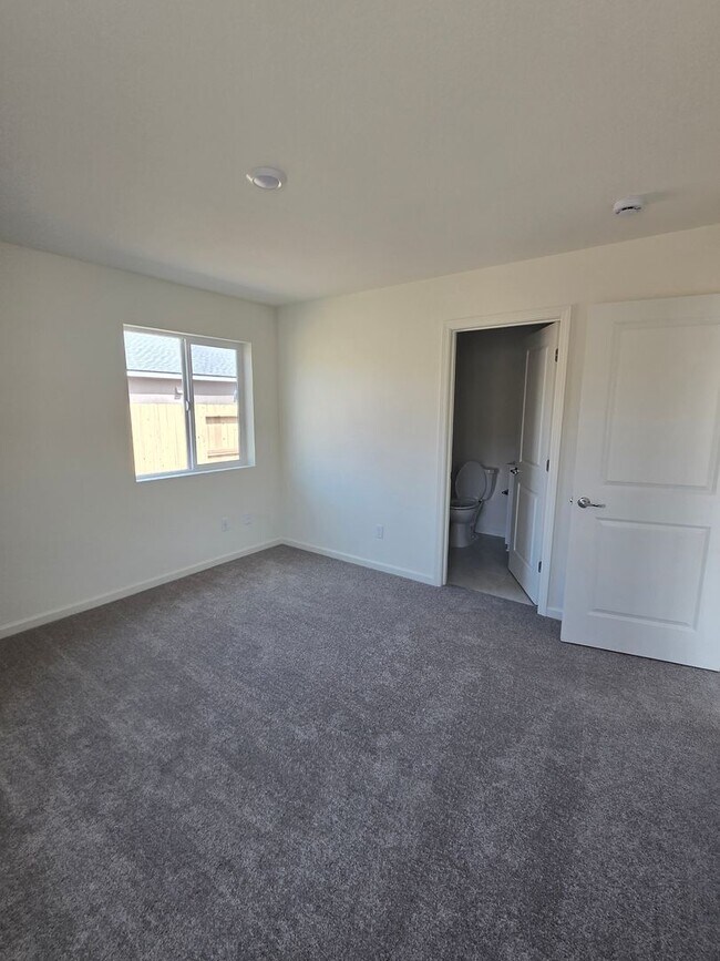 Building Photo - New home ready to rent in Dayton, $2350 per month