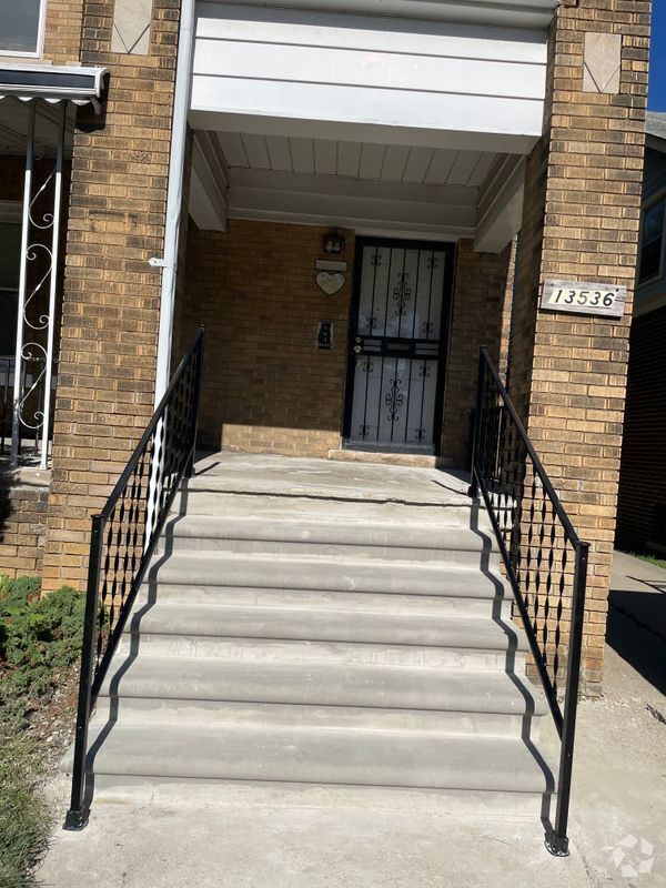 Building Photo - 13536 Santa Rosa Dr
