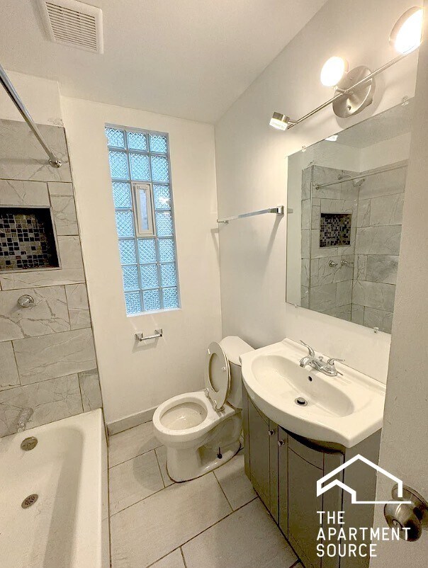 Building Photo - 8364 S Brandon Ave