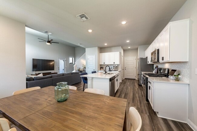 Building Photo - 7812 Moody Bend