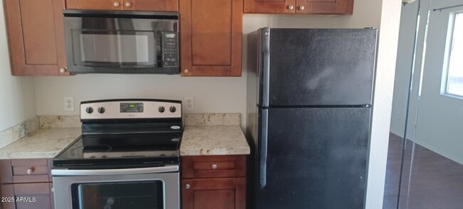 Building Photo - 616 S Hardy Dr