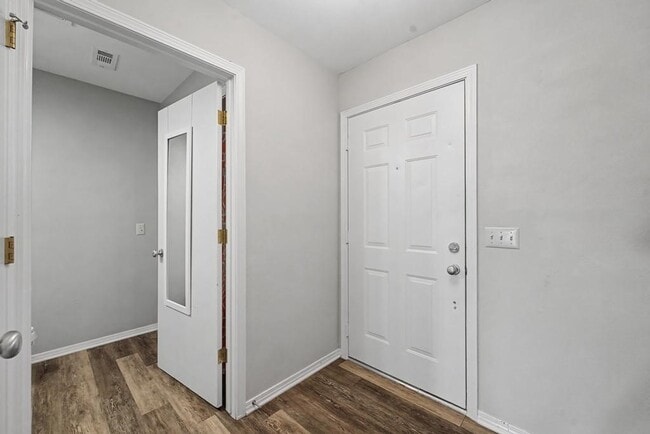 Building Photo - 298 W Mountain St