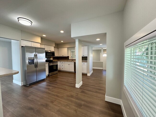 Building Photo - Come Experience the Charm of Cle Elum