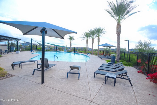 Building Photo - 773 W Lark Dr