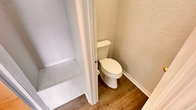 Building Photo - Unlock Your Perfect Winter Park Retreat: F...