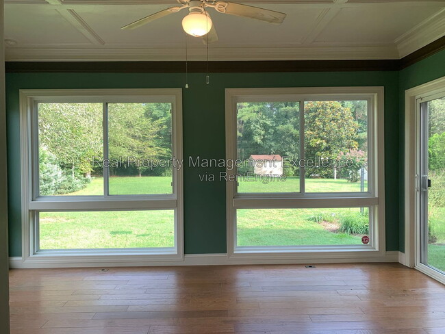 Building Photo - 1005 Hadley Meadows Dr