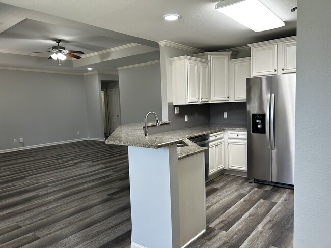 Building Photo - 210-210 Hidden Meadows Dr