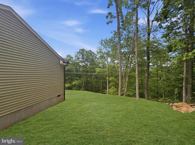 Building Photo - 441 High Top Rd