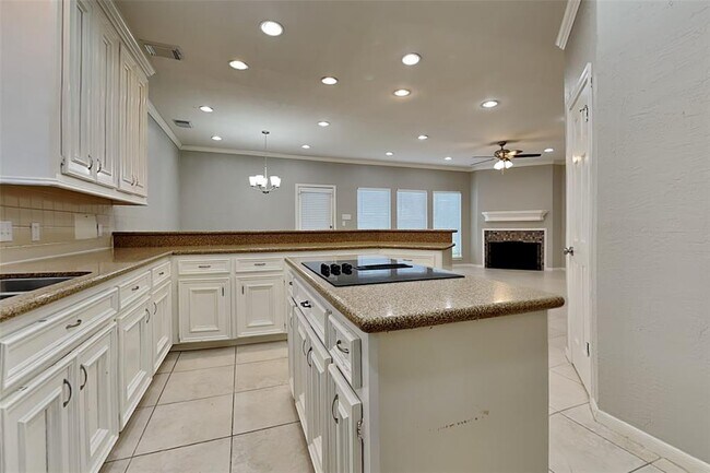 Building Photo - 5811 Laurel Caverns Dr