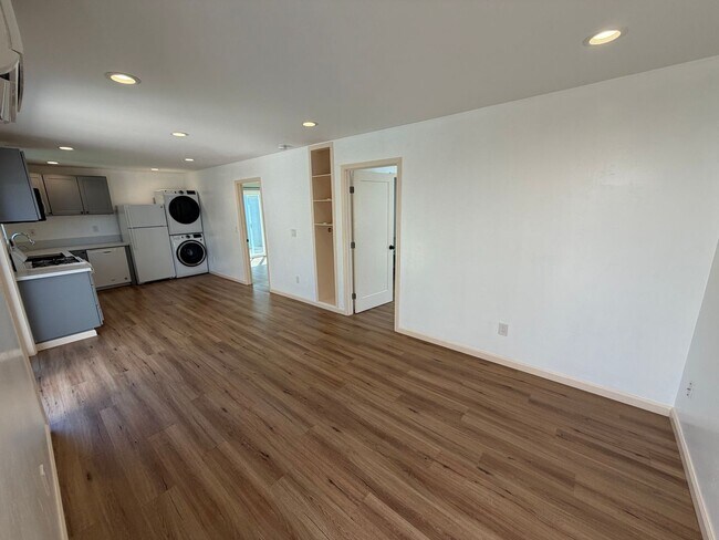 Building Photo - 7210 Zelinda Dr