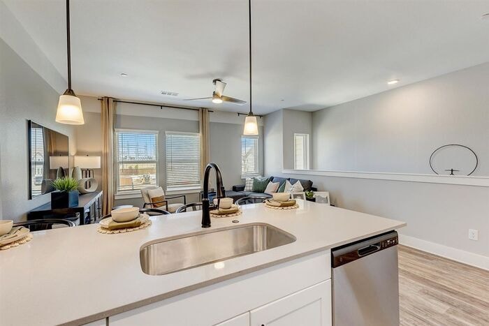 Building Photo - 3912 Florentine Dr