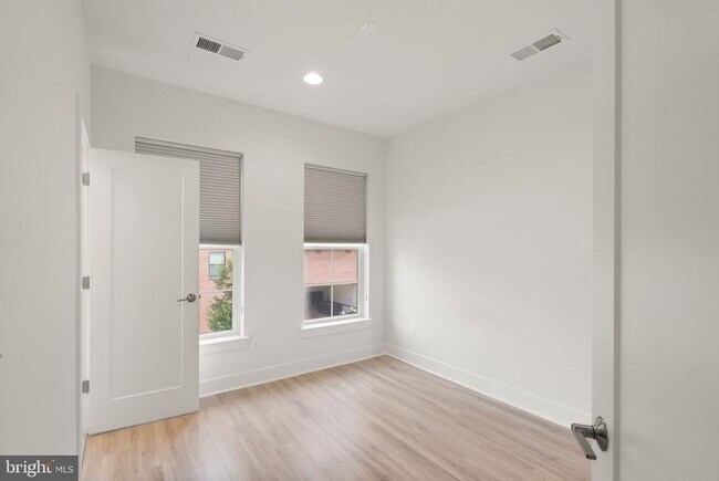 Building Photo - 1862 Michael Faraday Dr.