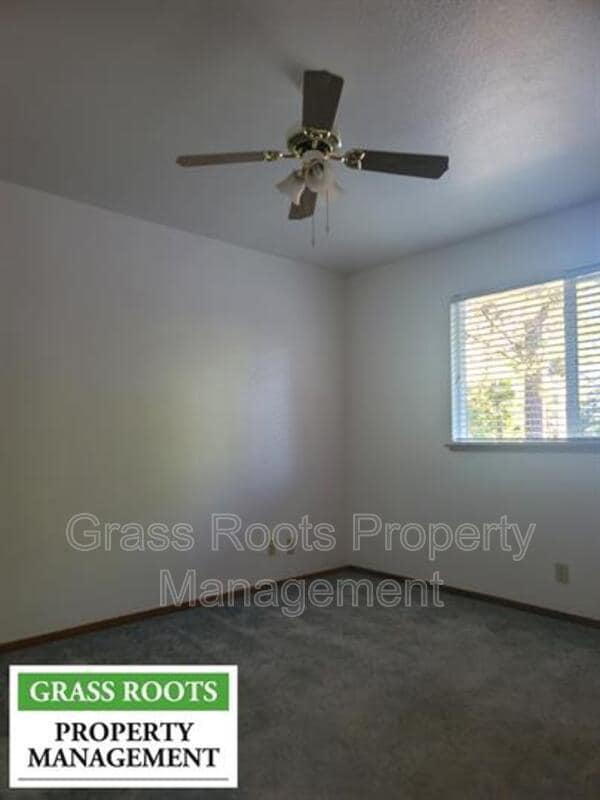 Building Photo - 11751 Upper Cir Dr