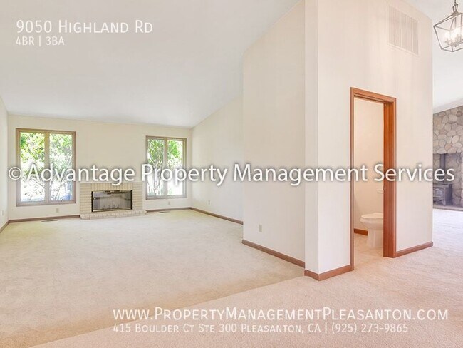 Building Photo - Unique 4 Bed / 3 Bath 3,484 Sq Ft Home off...