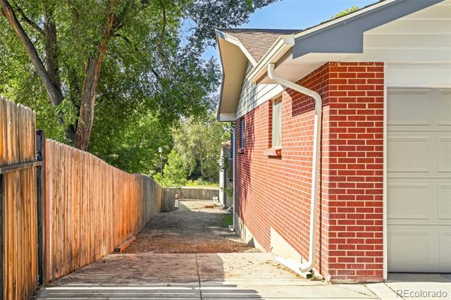 Building Photo - 7720 W 62nd Pl