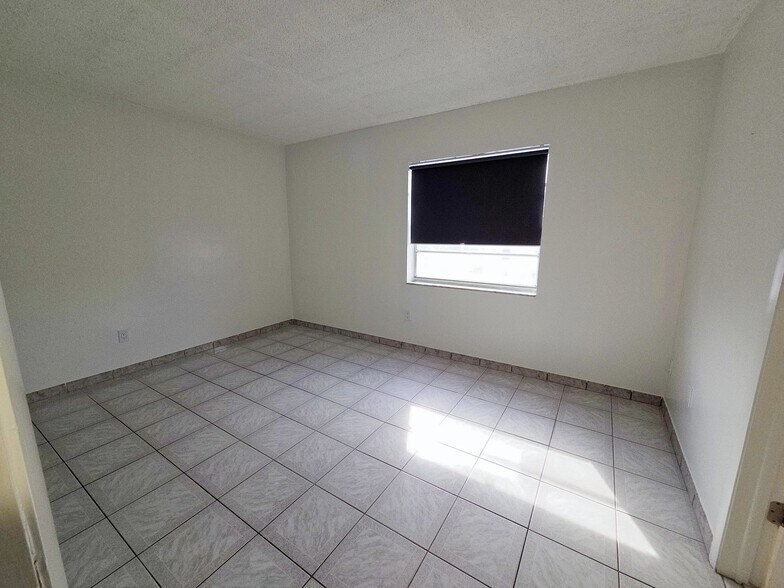 Building Photo - 6825 W Flagler St