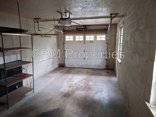 Building Photo - 2101 N Wheeling Ave