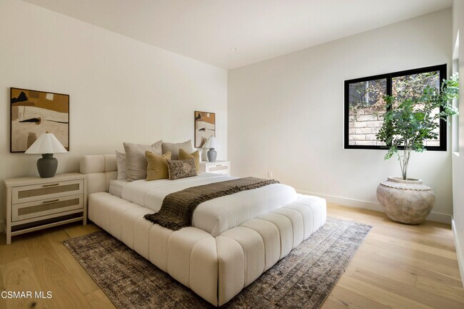 Building Photo - 24005 Clarington Dr