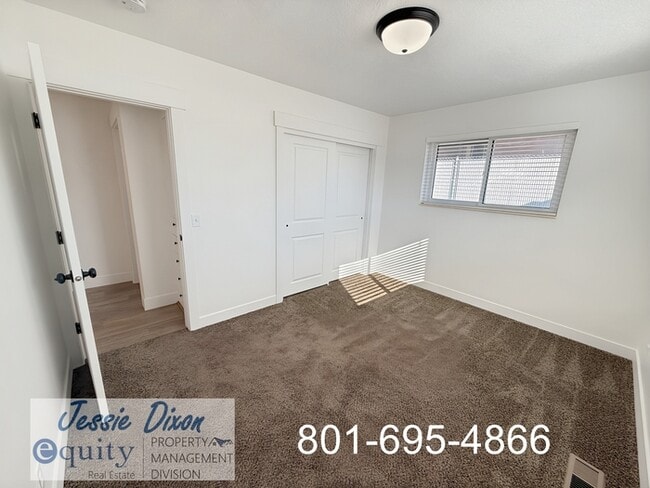 Building Photo - 586 E 4300 S St