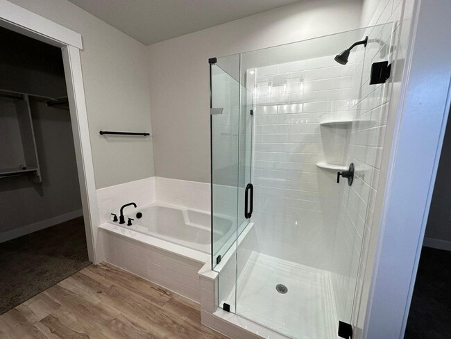 Building Photo - 12307 Eovaldi Ave